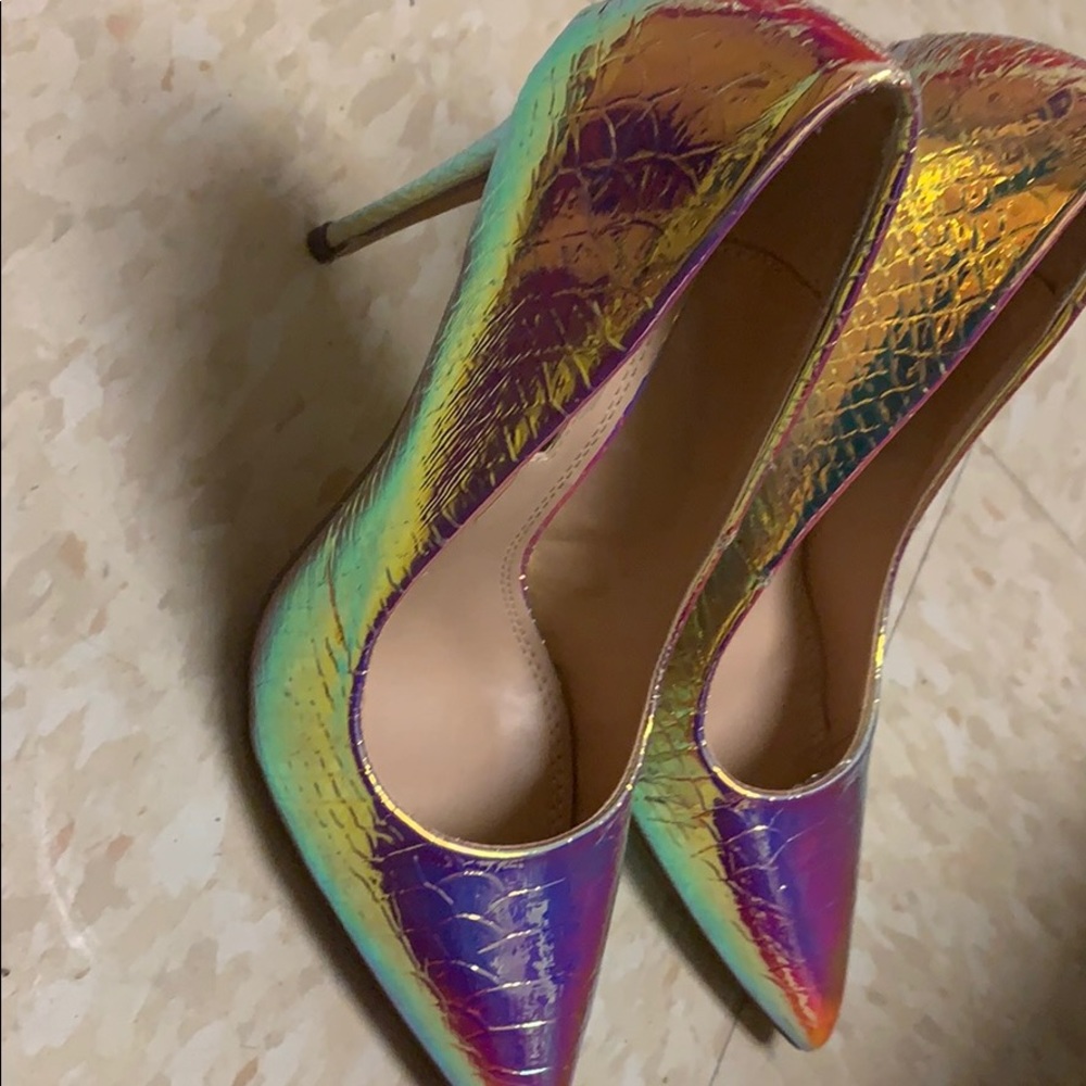 Irredescent stelletos